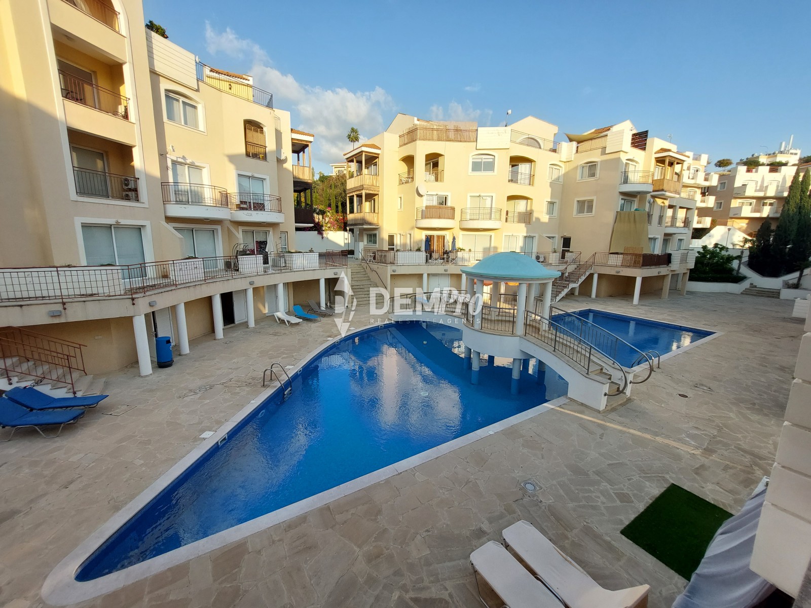 For Sale 2 Bedroom Townhouse in Kato Paphos