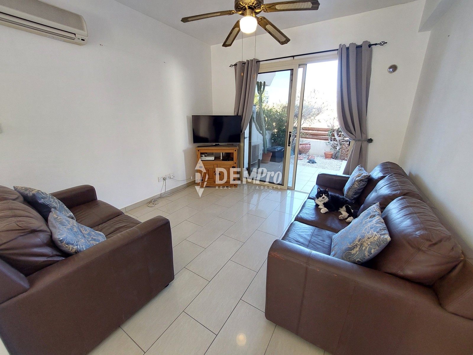 For Sale 1 Bedroom Apartment in Peyia 