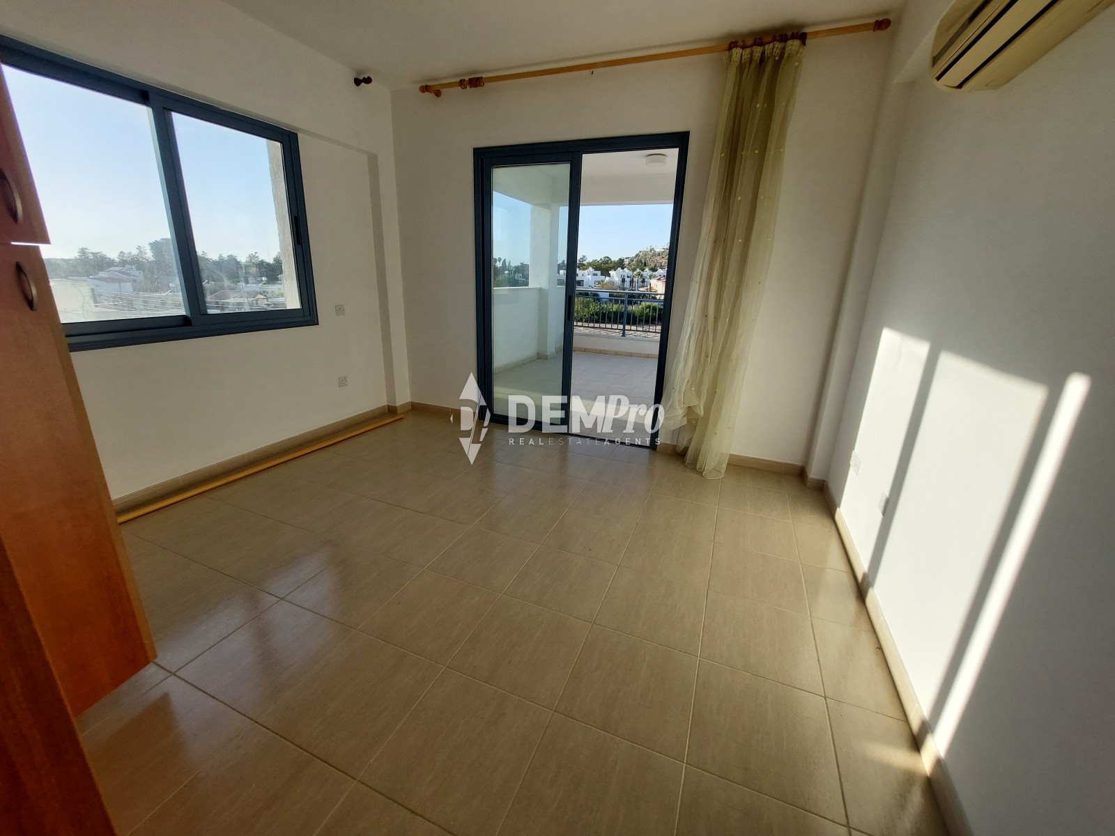 For Sale 2 Bedroom Apartment in Geroskipou 
