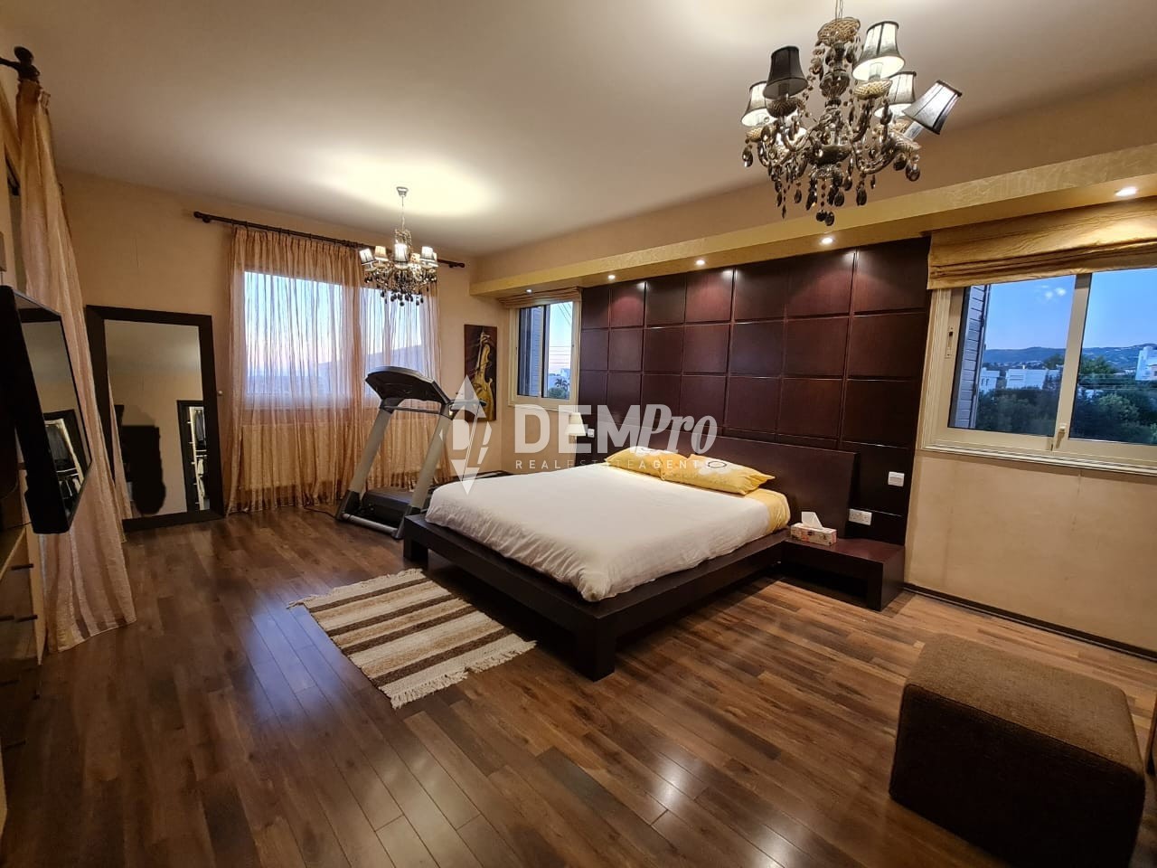 For Sale 6 Bedroom Luxury Villa in Konia - Pafos