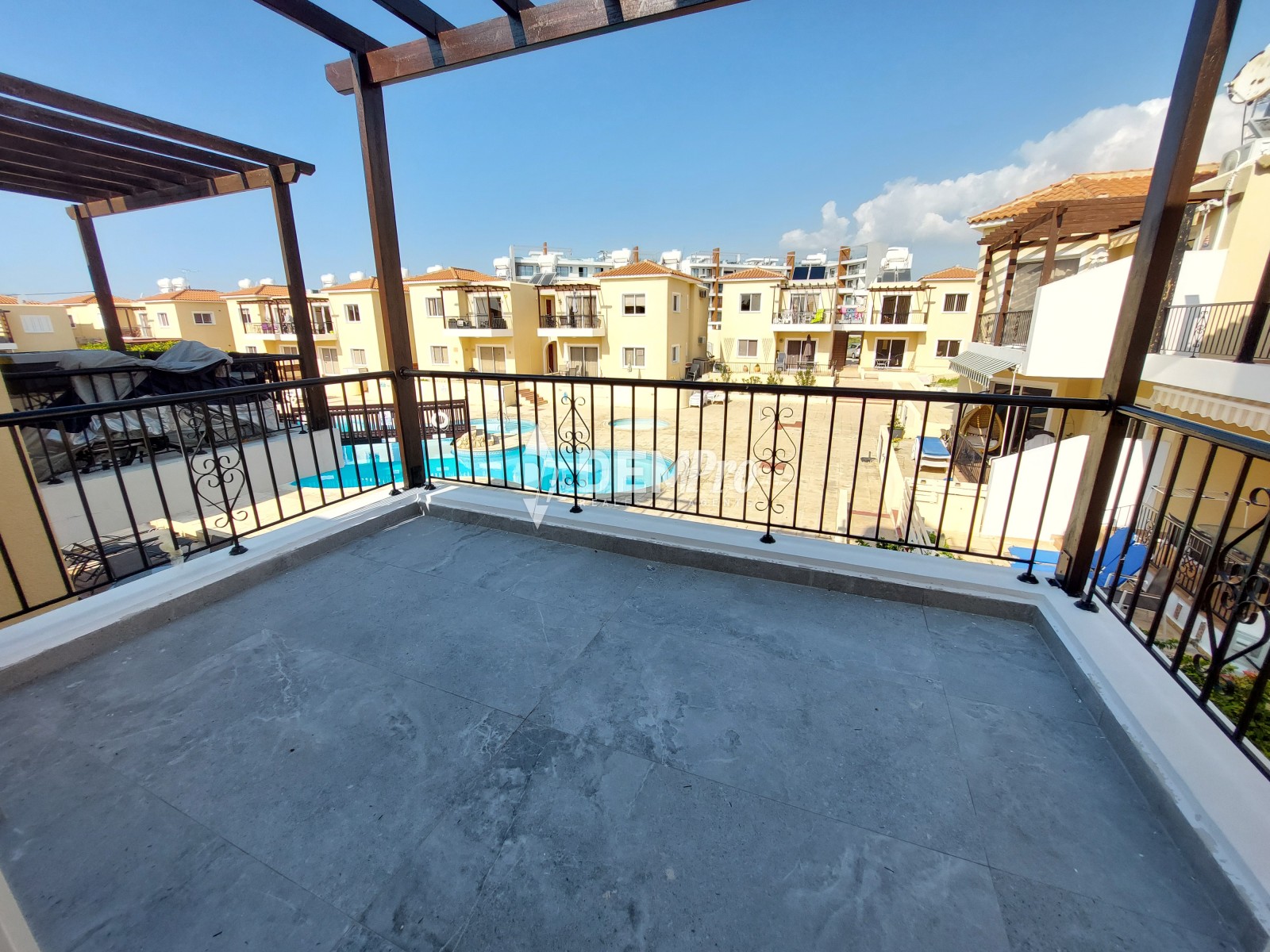 For Sale 2 Bedroom Apartment in Kato Paphos - Universal 
