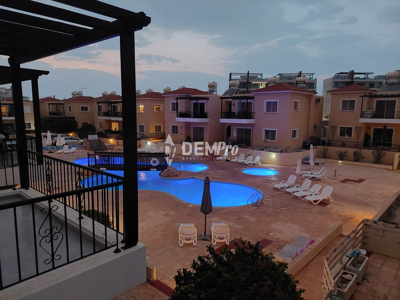 For Sale 2 Bedroom Apartment in Kato Paphos - Universal 