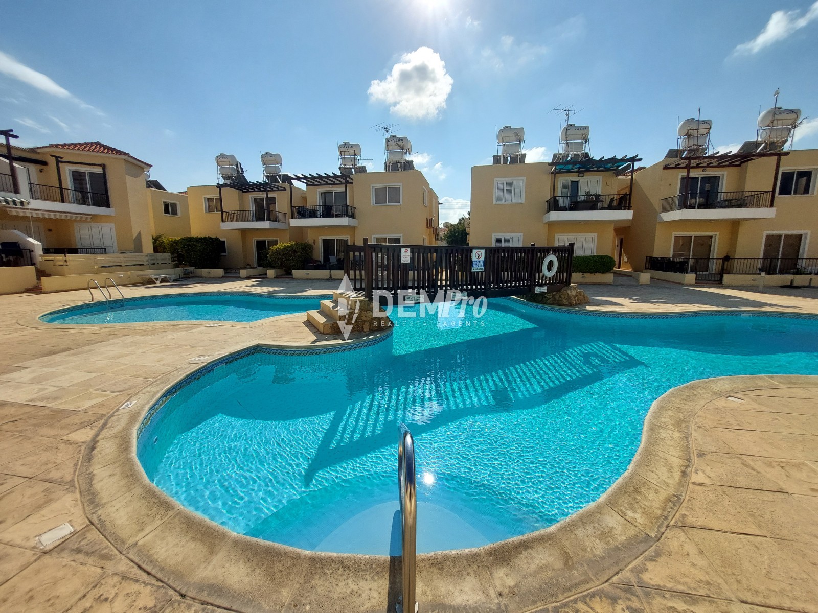 For Sale 2 Bedroom Apartment in Kato Paphos - Universal 