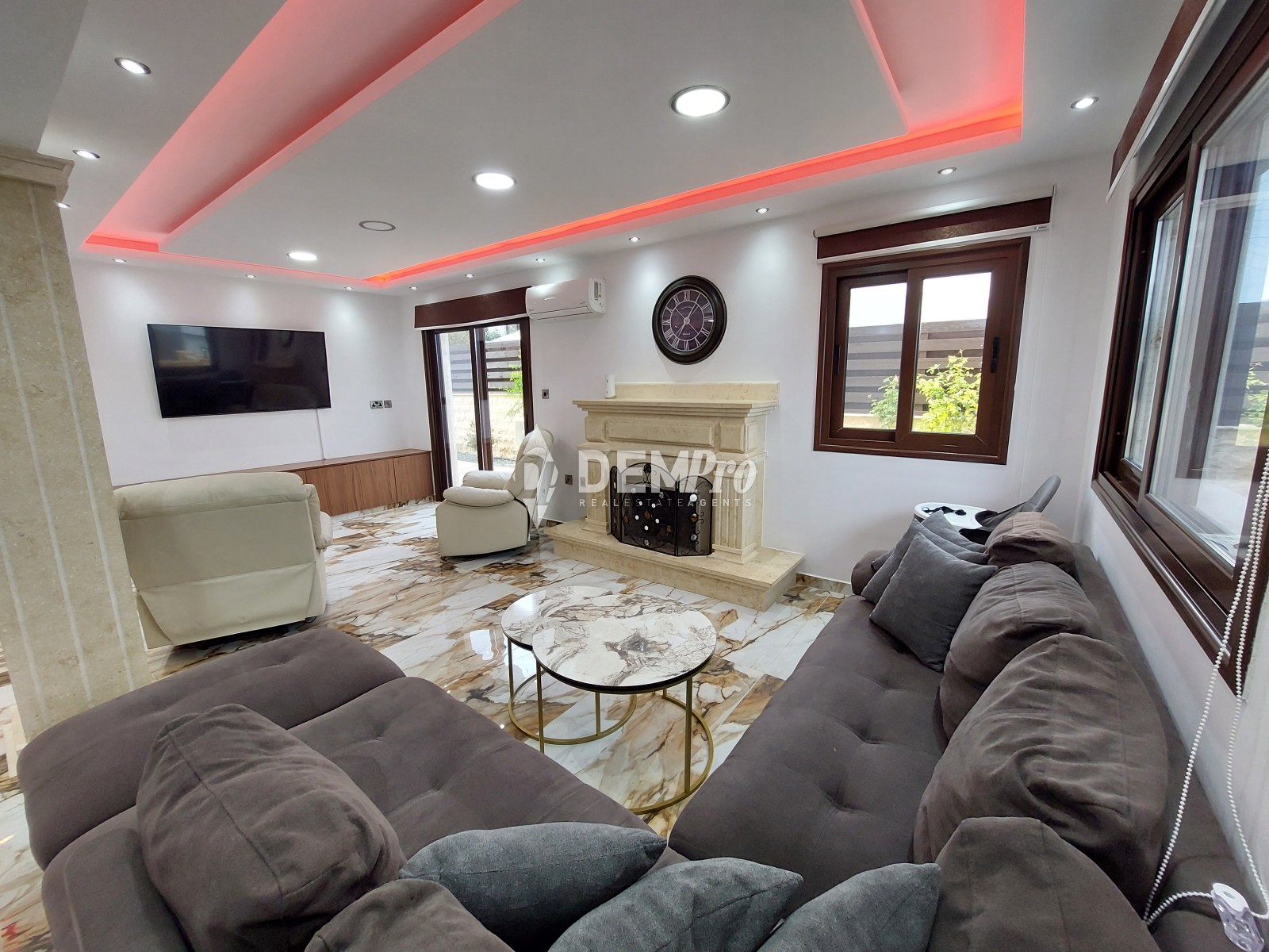For Sale 5 Bedroom Villa in Lower Chloraka - Near the Beach 