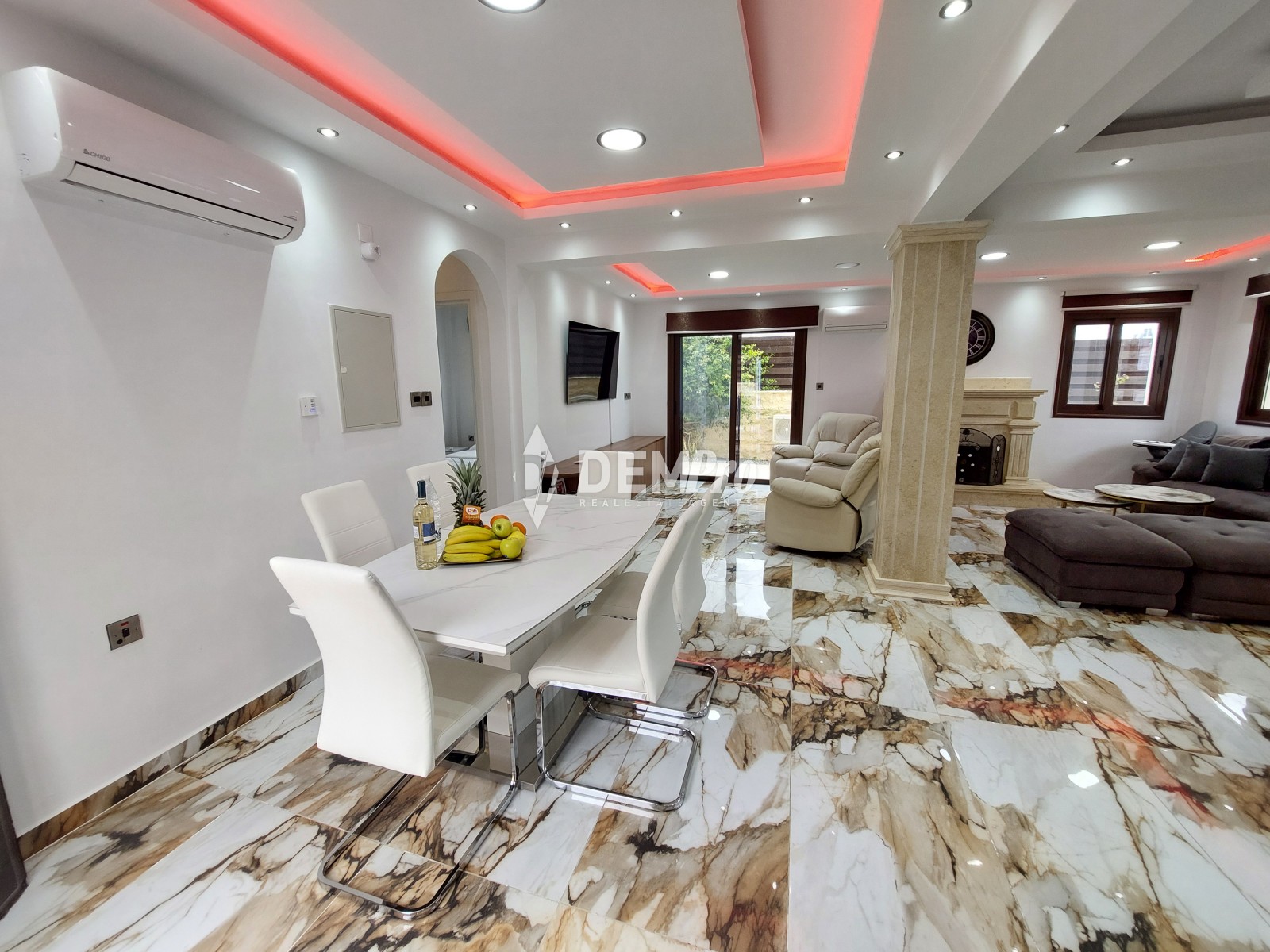 For Sale 5 Bedroom Villa in Lower Chloraka - Near the Beach 