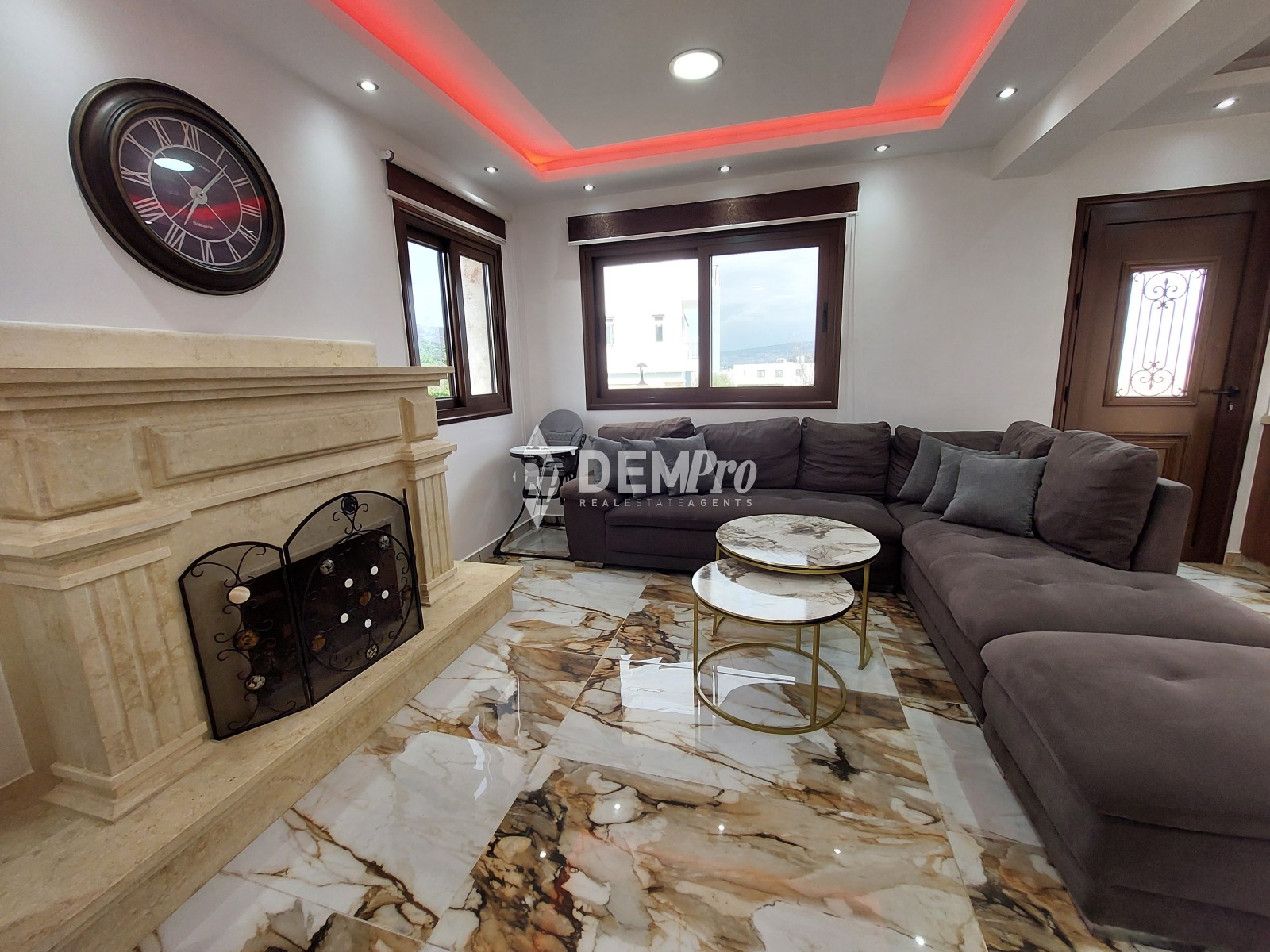 For Sale 5 Bedroom Villa in Lower Chloraka - Near the Beach 