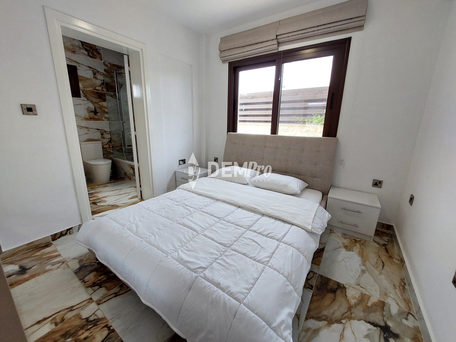 For Sale 5 Bedroom Villa in Lower Chloraka - Near the Beach 