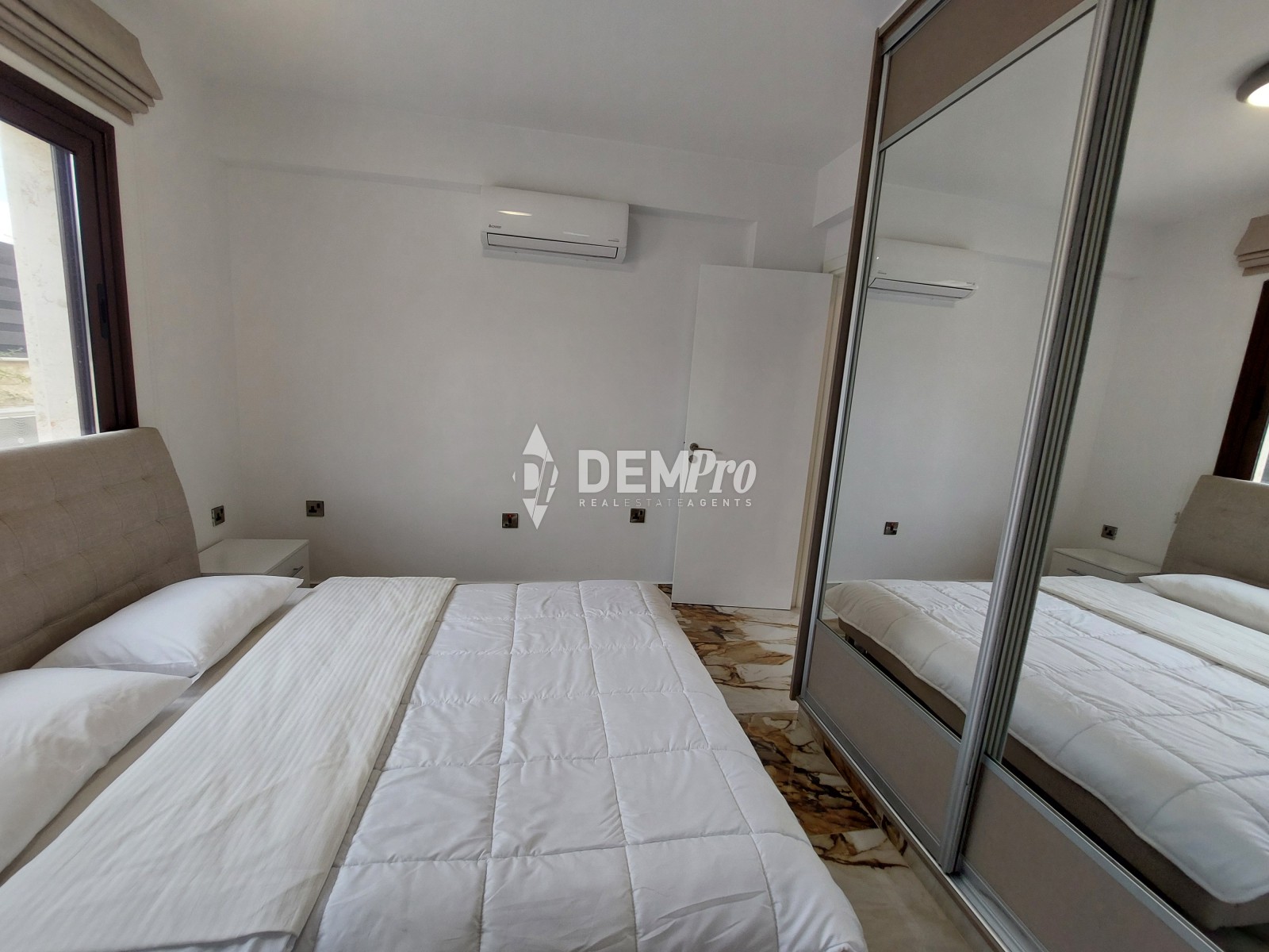 For Sale 5 Bedroom Villa in Lower Chloraka - Near the Beach 