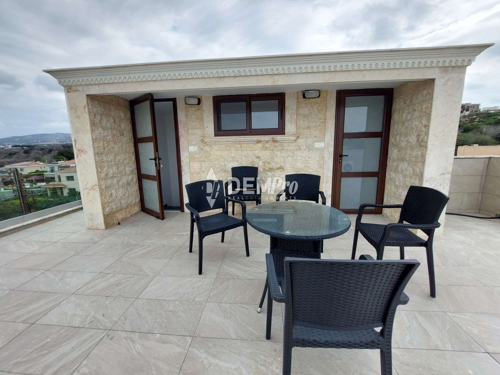 For Sale 5 Bedroom Villa in Lower Chloraka - Near the Beach 