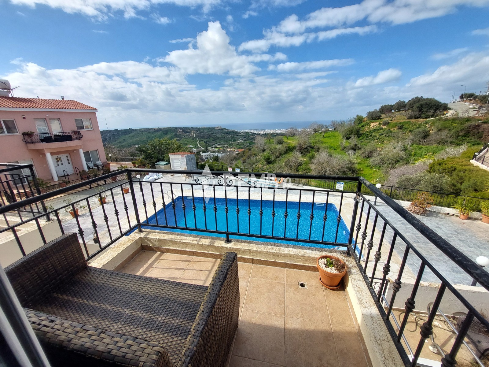 For Sale 2 Bedroom Townhouse in 