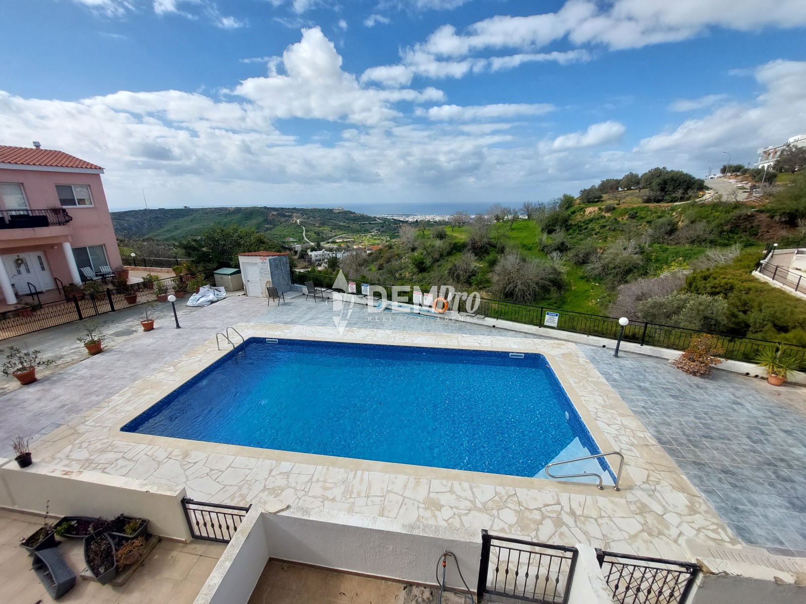 For Sale 2 Bedroom Townhouse in 