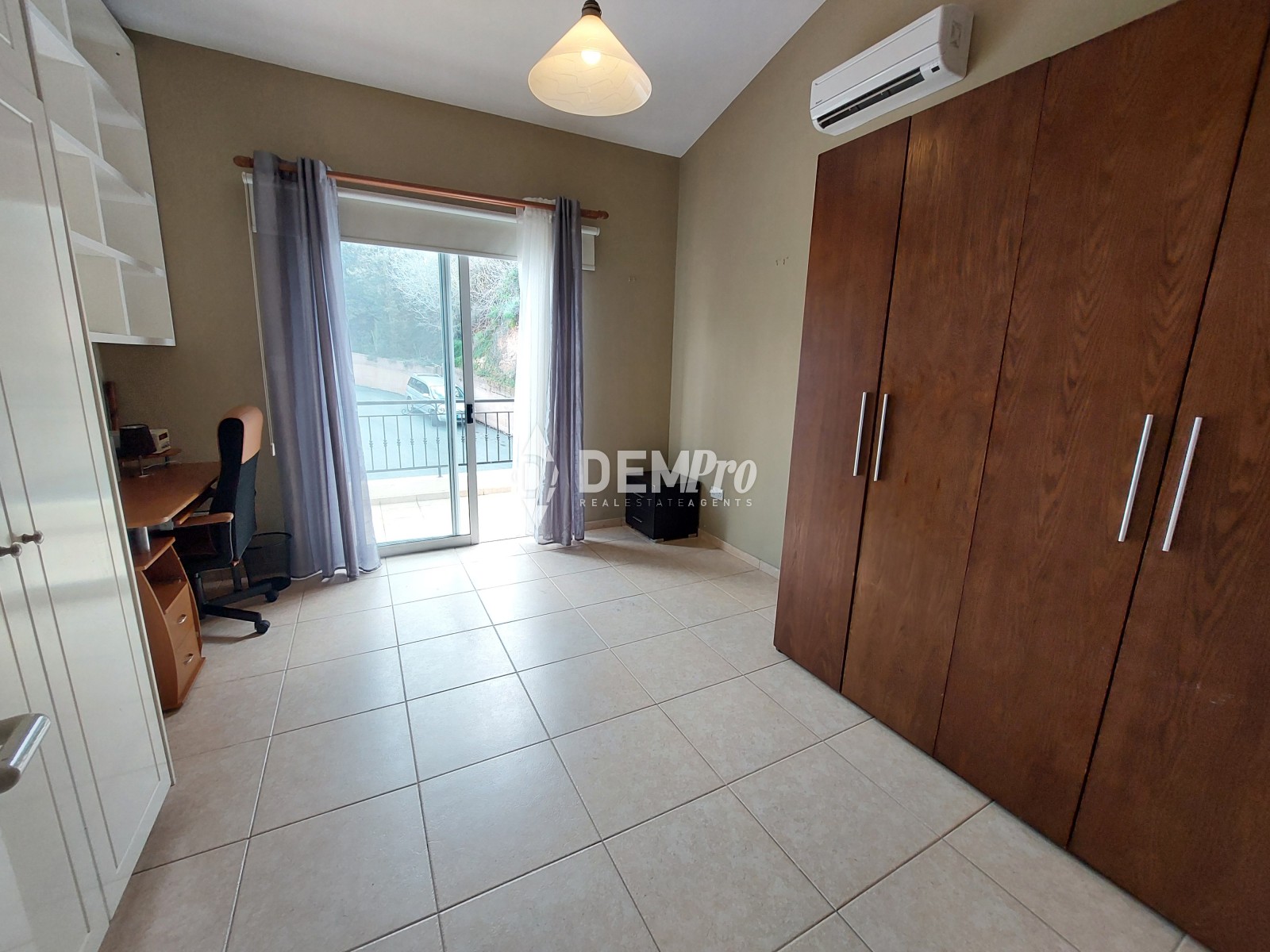 For Sale 2 Bedroom Townhouse in 