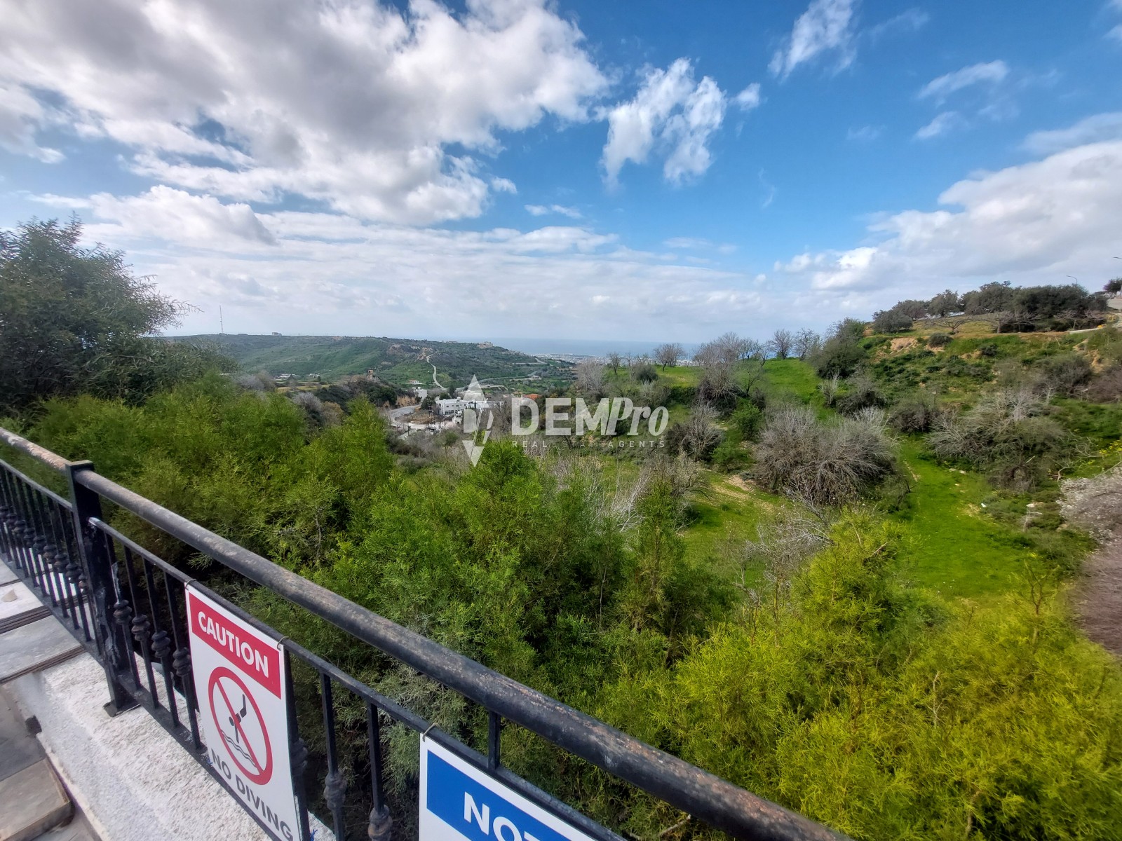 For Sale 2 Bedroom Townhouse in 