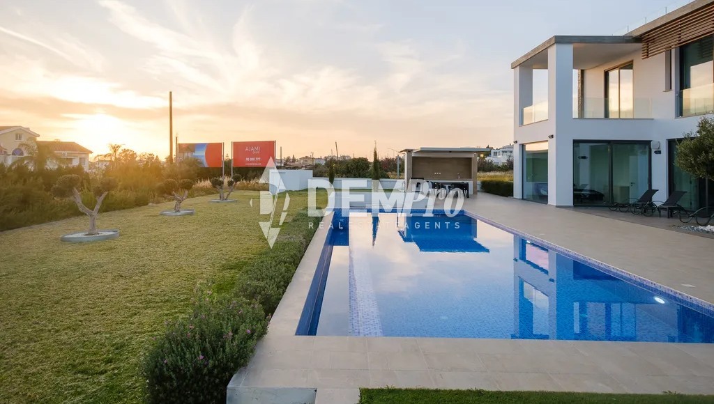 4 Bedroom Luxury Villa - Peyeia, Paphos