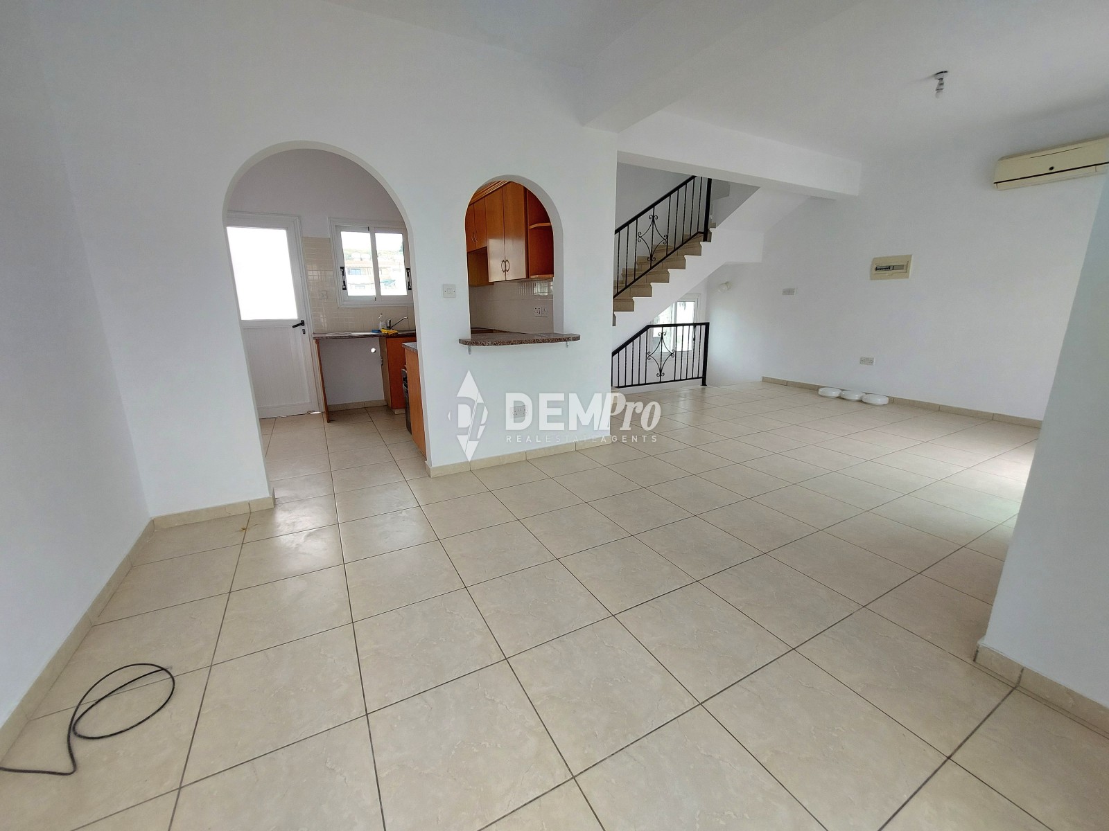 For Sale 2 Bedroom Townhouse in Kato Paphos - Universal Area