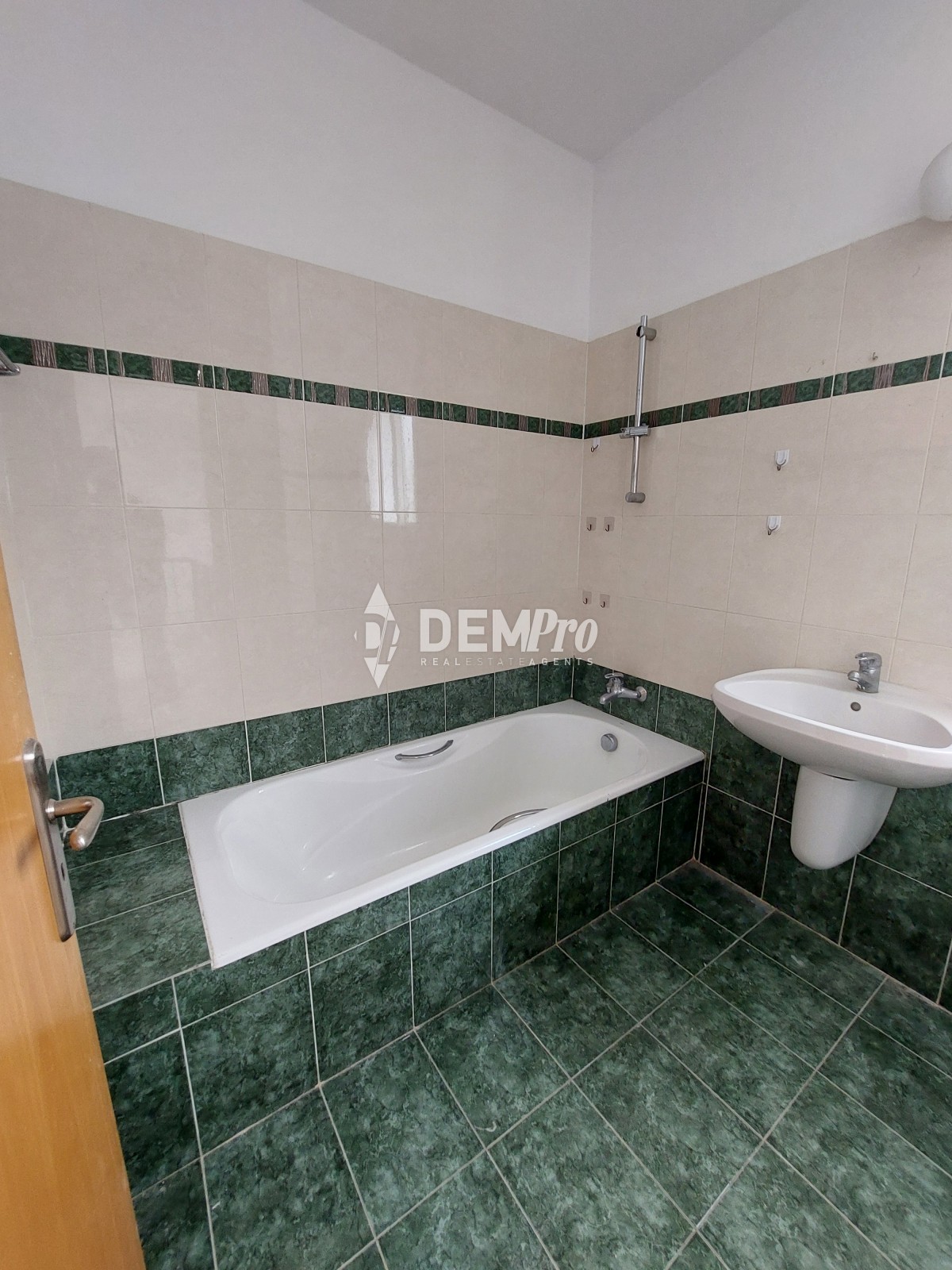 For Sale 2 Bedroom Townhouse in Kato Paphos - Universal Area