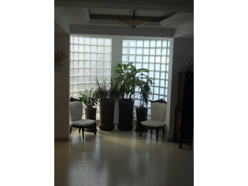 Luxury villa for long term rent in Anarita