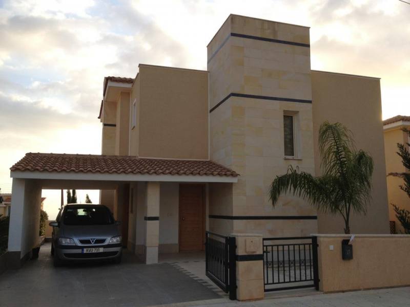 Lovely 4bed villa in Peyia
