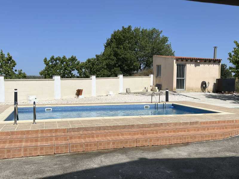 3 bed Unfurnished villa with private pool 