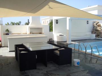 Modern Furnished 4 bed villa with pool 