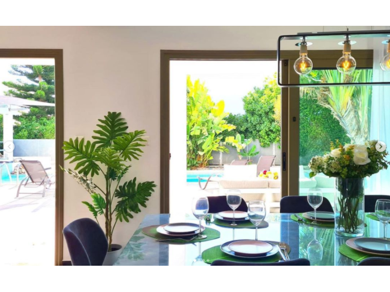 Modern Furnished 4 bed villa with pool