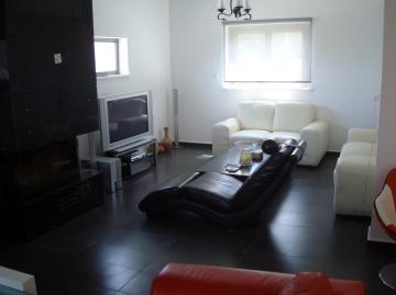 Modern Furnished 4 bed villa with pool 