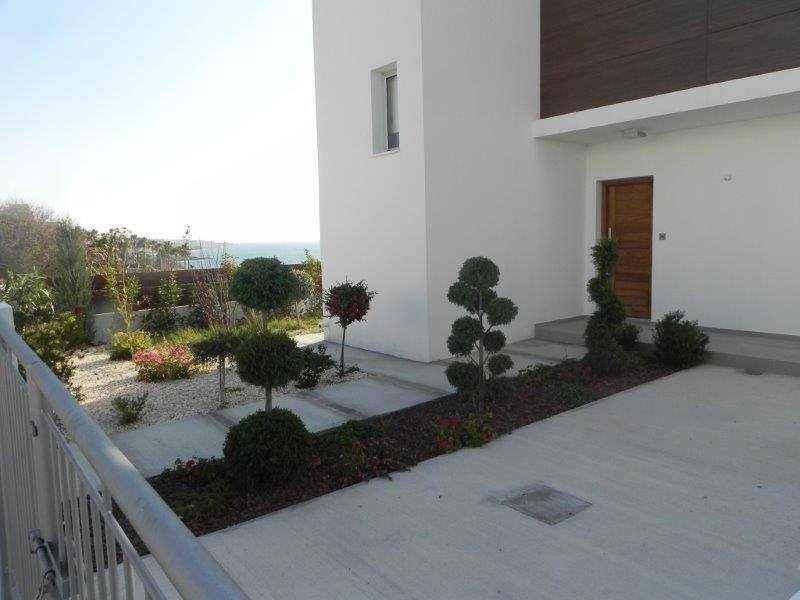 3 bed detached modern house in Kissonerga
