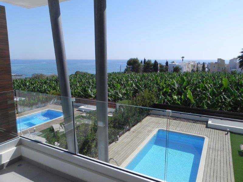 3 bed detached modern house in Kissonerga