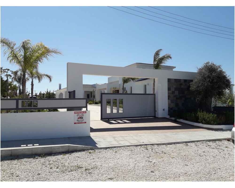 7 Bedrooms plus 8 bathrooms long term rentals