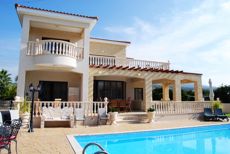 Luxury villa for long term rent in St George with pool 