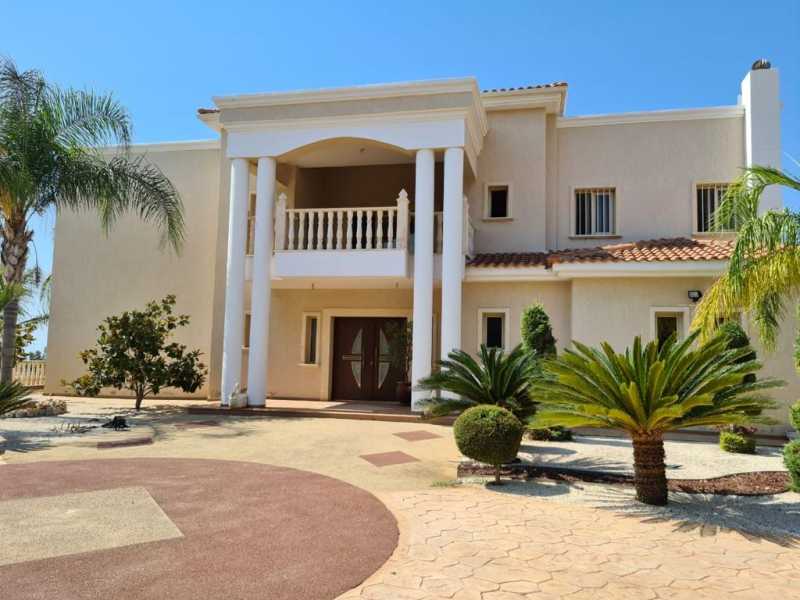 Luxury villa for long term rentals