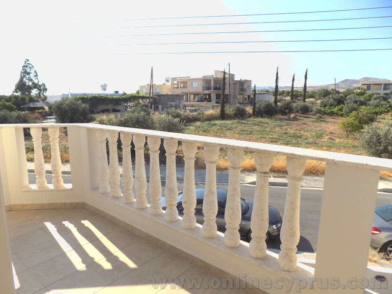 spacious 4 bedroom detached house for rent in Anarita