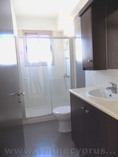 spacious 4 bedroom detached house for rent in Anarita