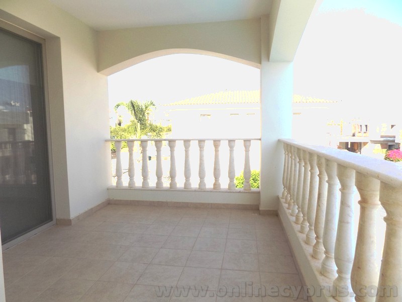 spacious 4 bedroom detached house for rent in Anarita