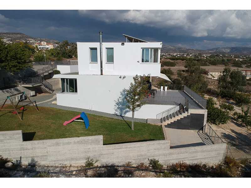 Modern Luxury villa for rent in Coral Bay