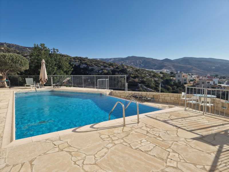 Modern Luxury villa for rent in Coral Bay