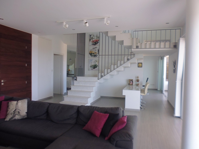 Modern Luxury villa for rent in Sea caves