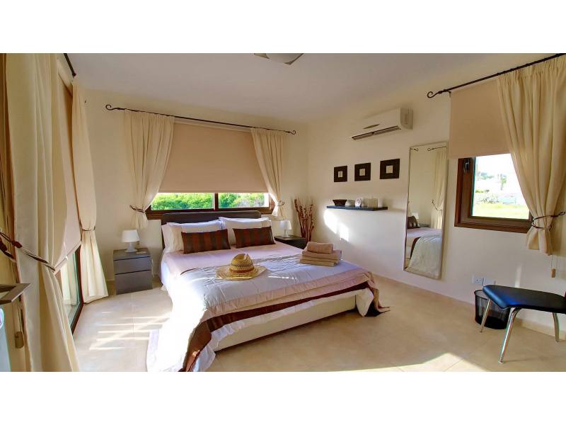 3 bedroom modern luxury villa in coral bay for holiday rentals 
