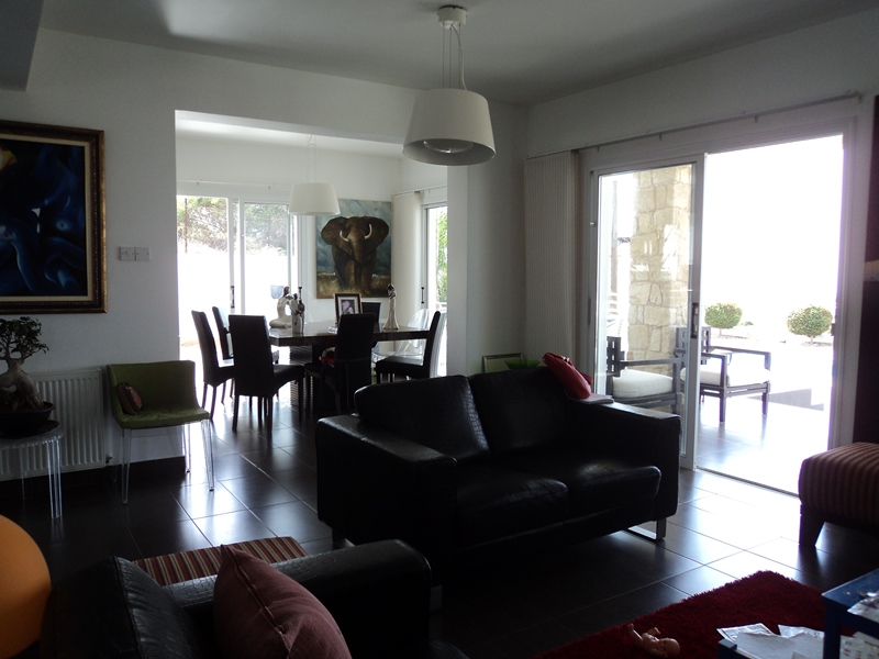 4 bed villa in Tremithousa