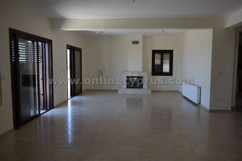 Luxurious 5 bedroom villa in Geroskipou area 