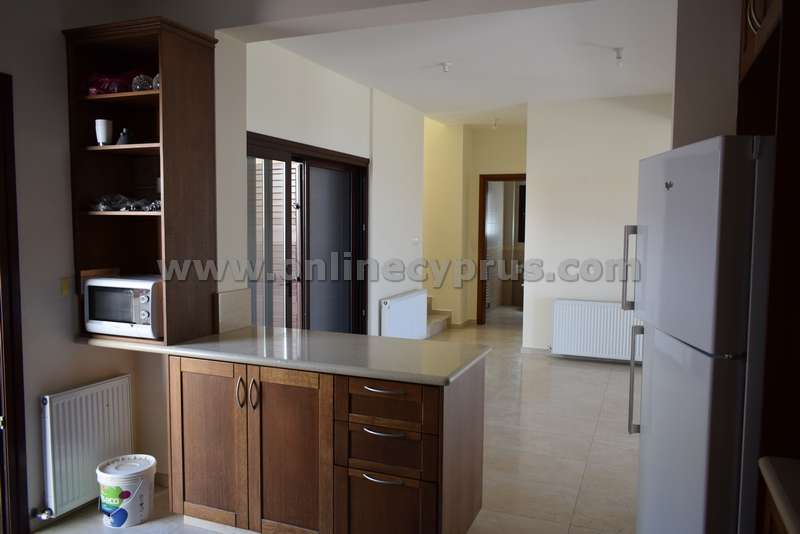 Luxurious 5 bedroom villa in Geroskipou area 