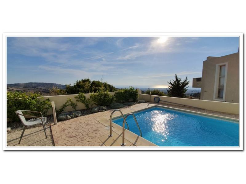 3 bedroom Unfurnished villa 