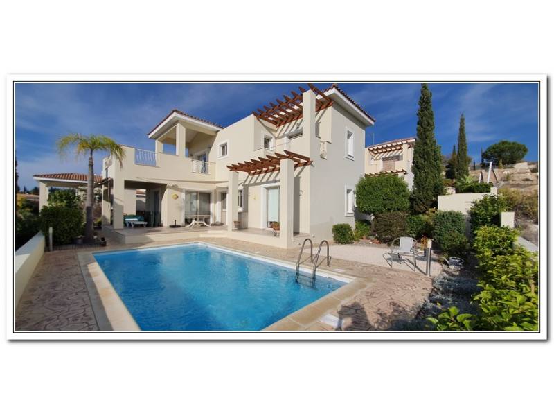 3 bedroom Unfurnished villa 