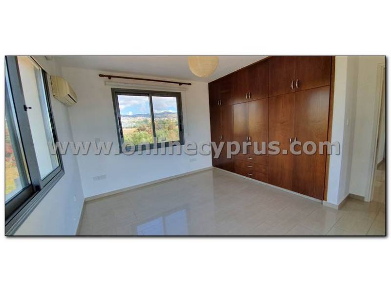 Unfurnished villa for long term rent 