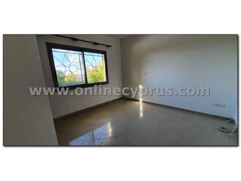 Unfurnished villa for long term rent 