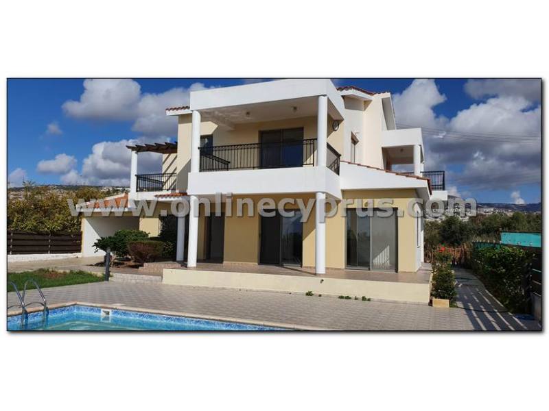 Unfurnished villa for long term rent 