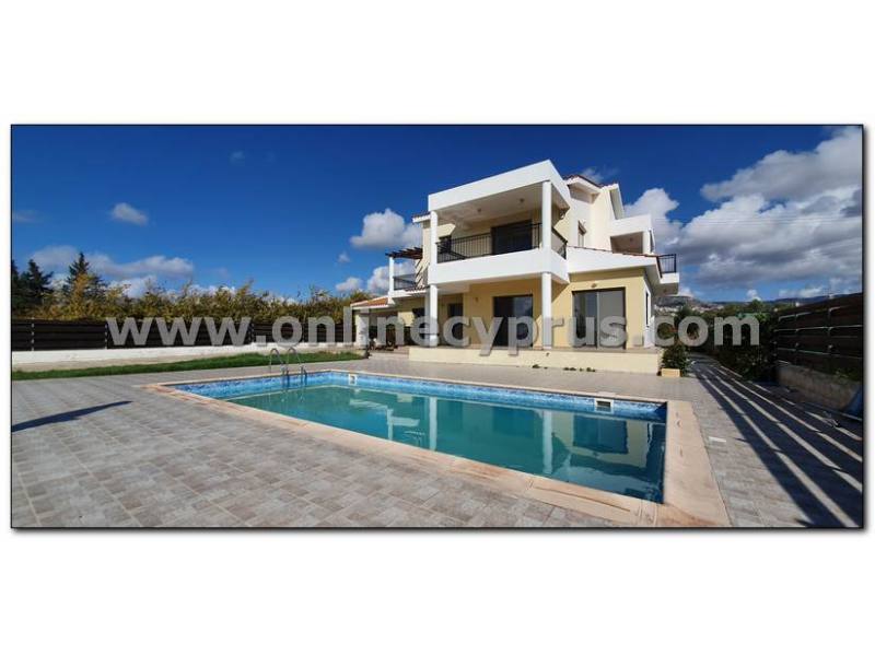 Unfurnished villa for long term rent 