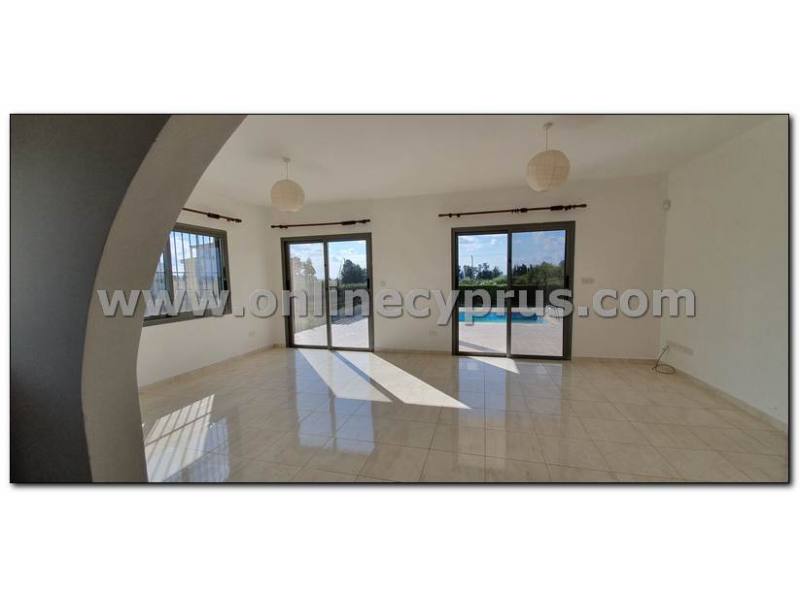 Unfurnished villa for long term rent 