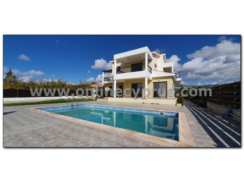 Unfurnished villa for long term rent 