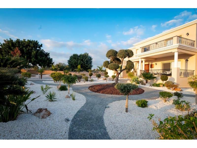 Luxury villa for sale 